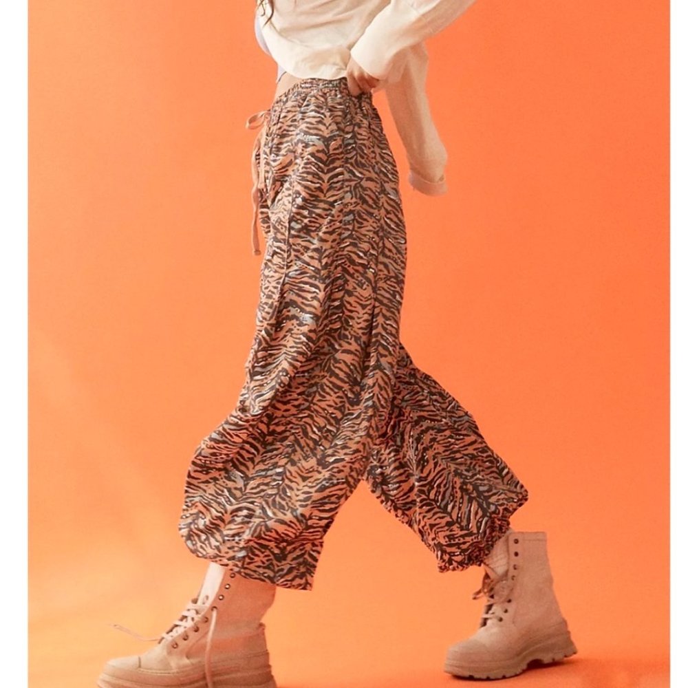Free People Movement Zephyr Funky Print Balloon Baggy Drawstring Pants - Picture 3 of 9